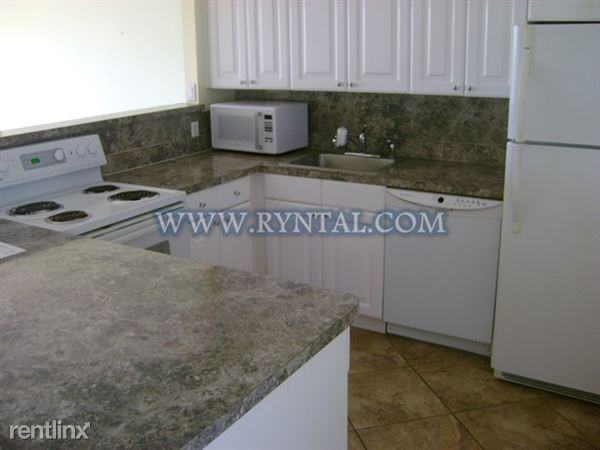 33 S Gulfstream Ave - Photo 2 of 10