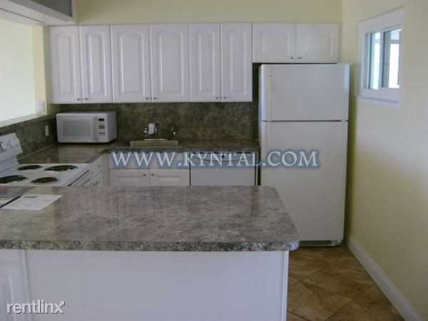 33 S Gulfstream Ave - Photo 3 of 10