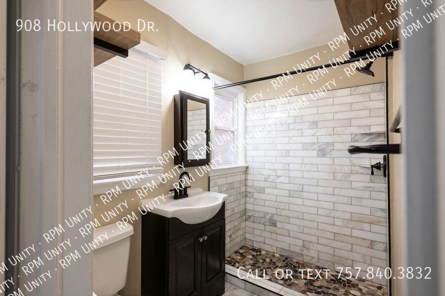 908 Hollywood Drive - Photo 2 of 10