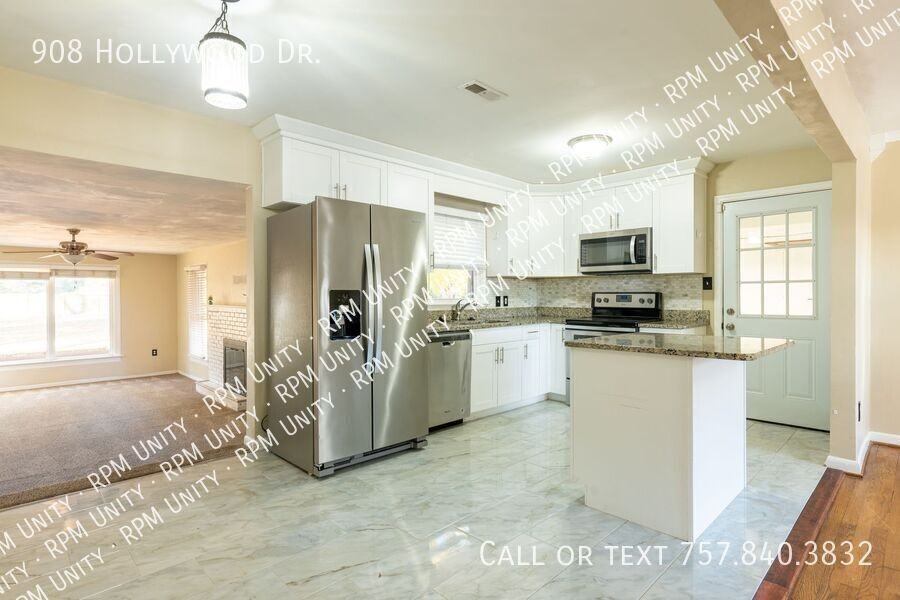 908 Hollywood Drive - Photo 7 of 10