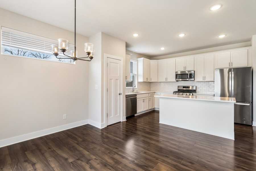 3904 18th Pl - Photo 5 of 25