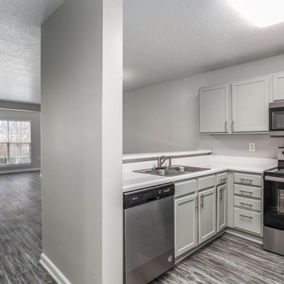 514 Coapman St #1B - Photo 3 of 13