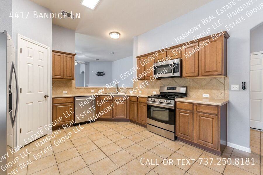 4417 Bandice Lane - Photo 4 of 15