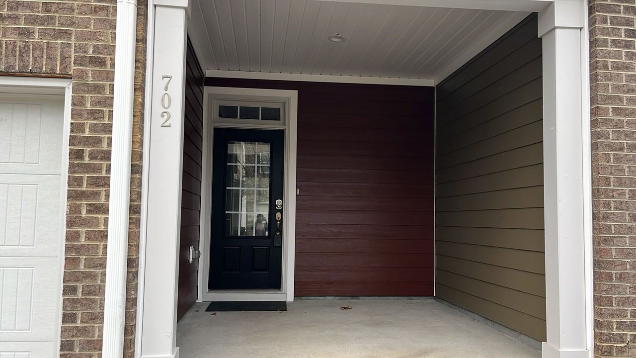 702 Treviso Ln - Photo 3 of 25