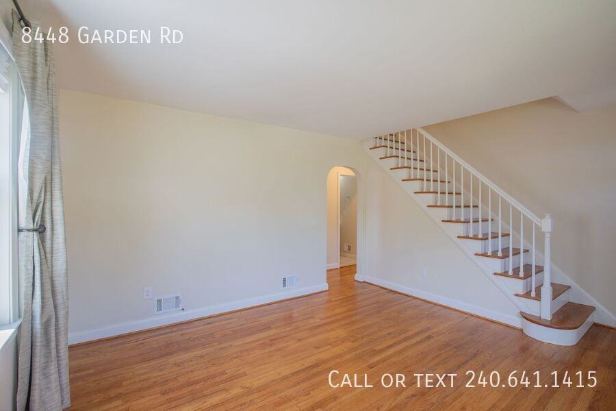 8448 Garden Rd - Photo 3 of 28