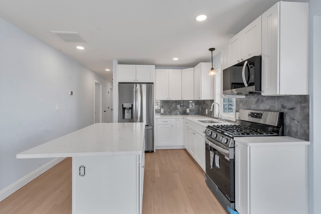 10 Anthony Ave #2 - Photo 3 of 27