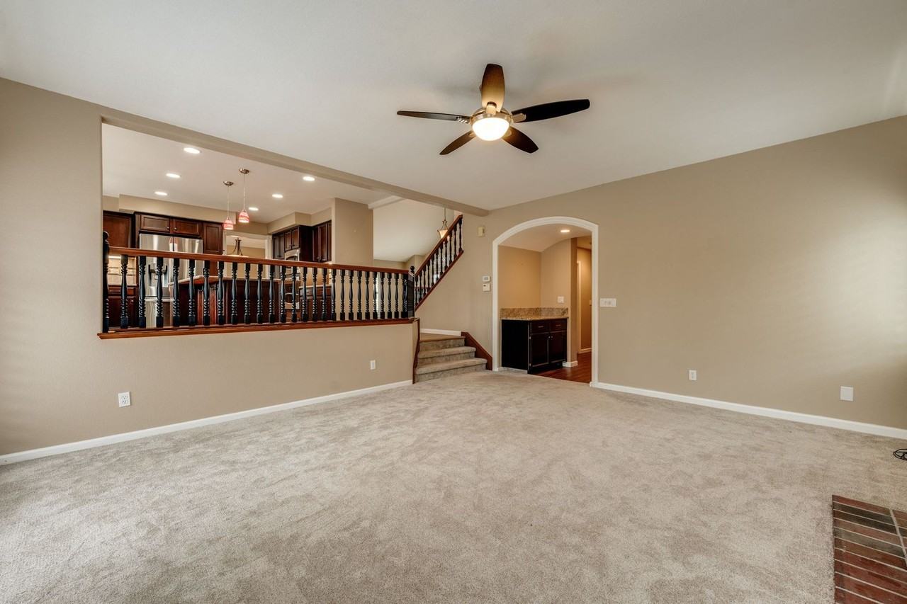 102 Eveland Court - Photo 3 of 50