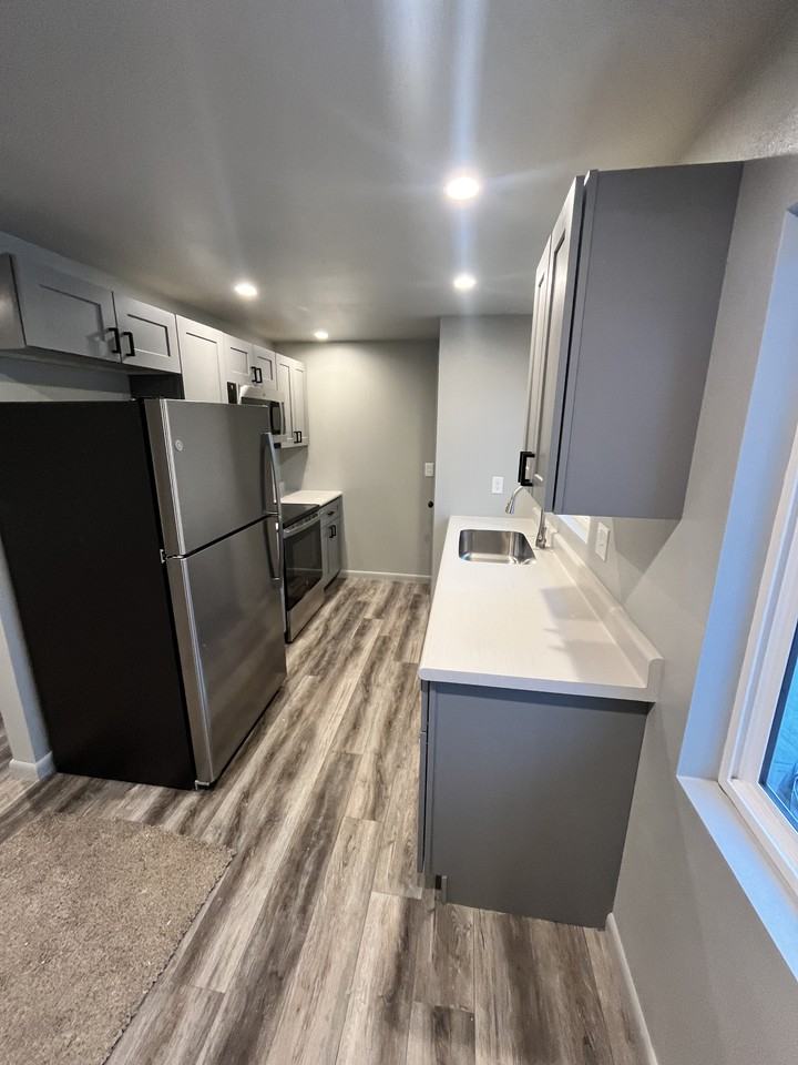 727 Tucker St #3 - Photo 3 of 5