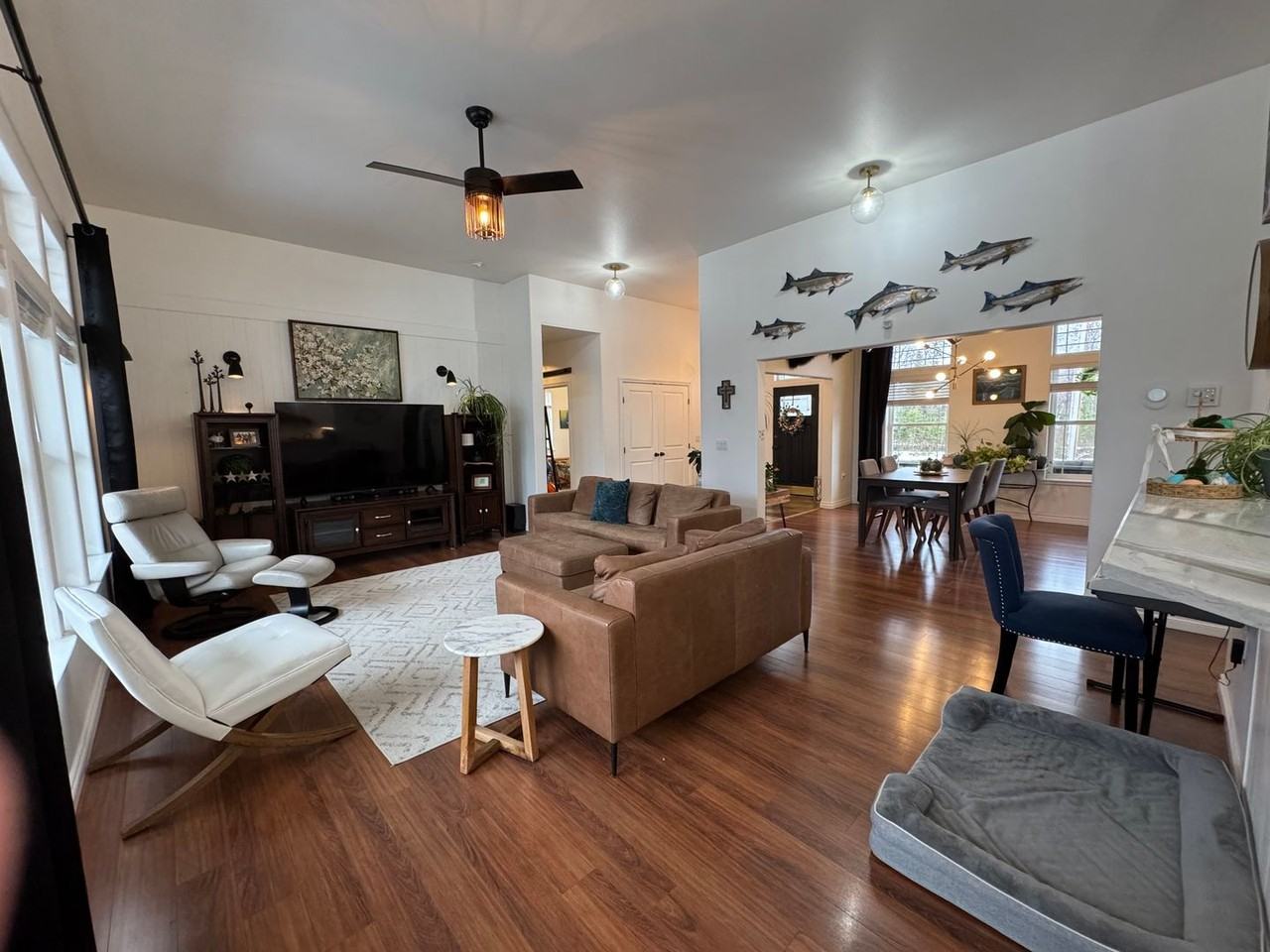 102 Bighorn Cir - Photo 3 of 19