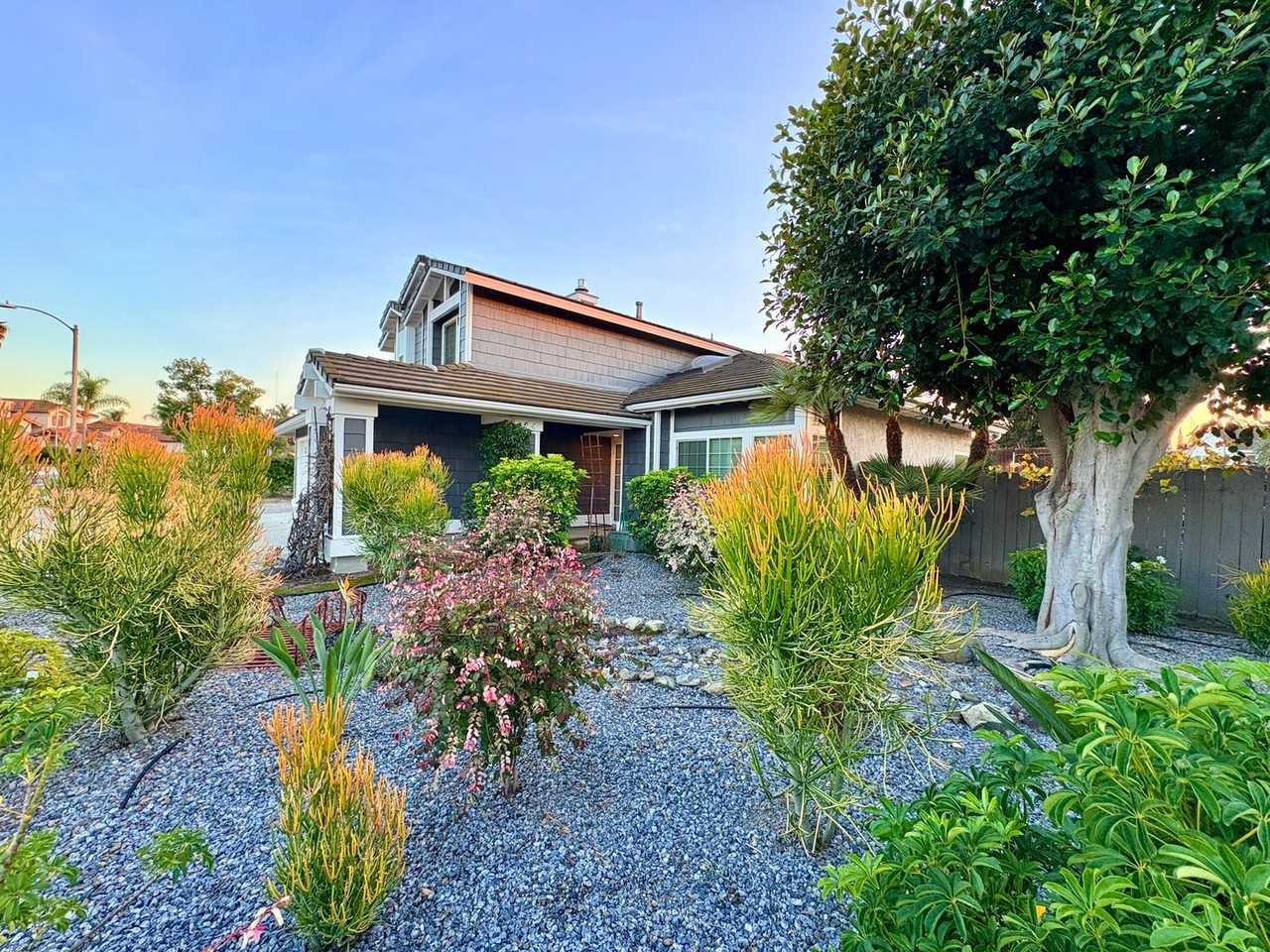 5248 Robinwood Dr - Photo 3 of 24