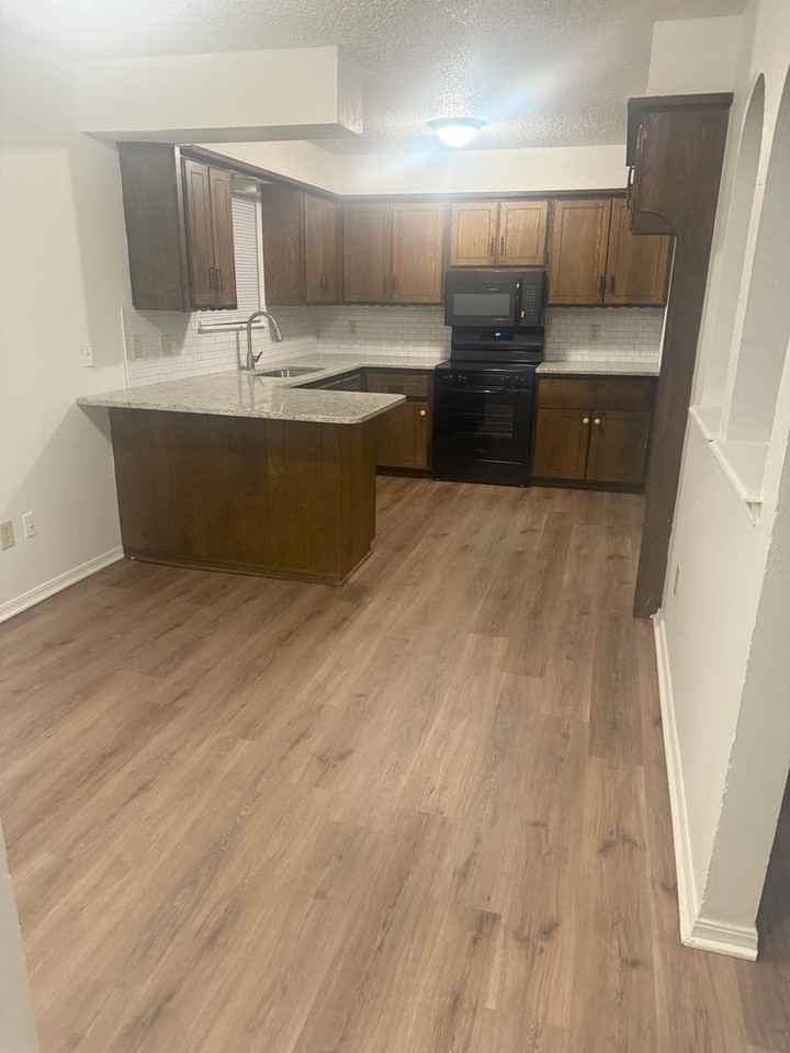 735 Willow Run - Photo 4 of 19