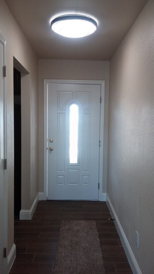 921 Comer Dr - Photo 3 of 16