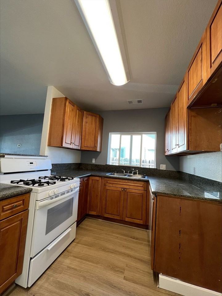 4136 7th Avenue - Photo 2 of 12