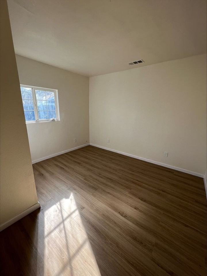 4136 7th Avenue - Photo 6 of 12