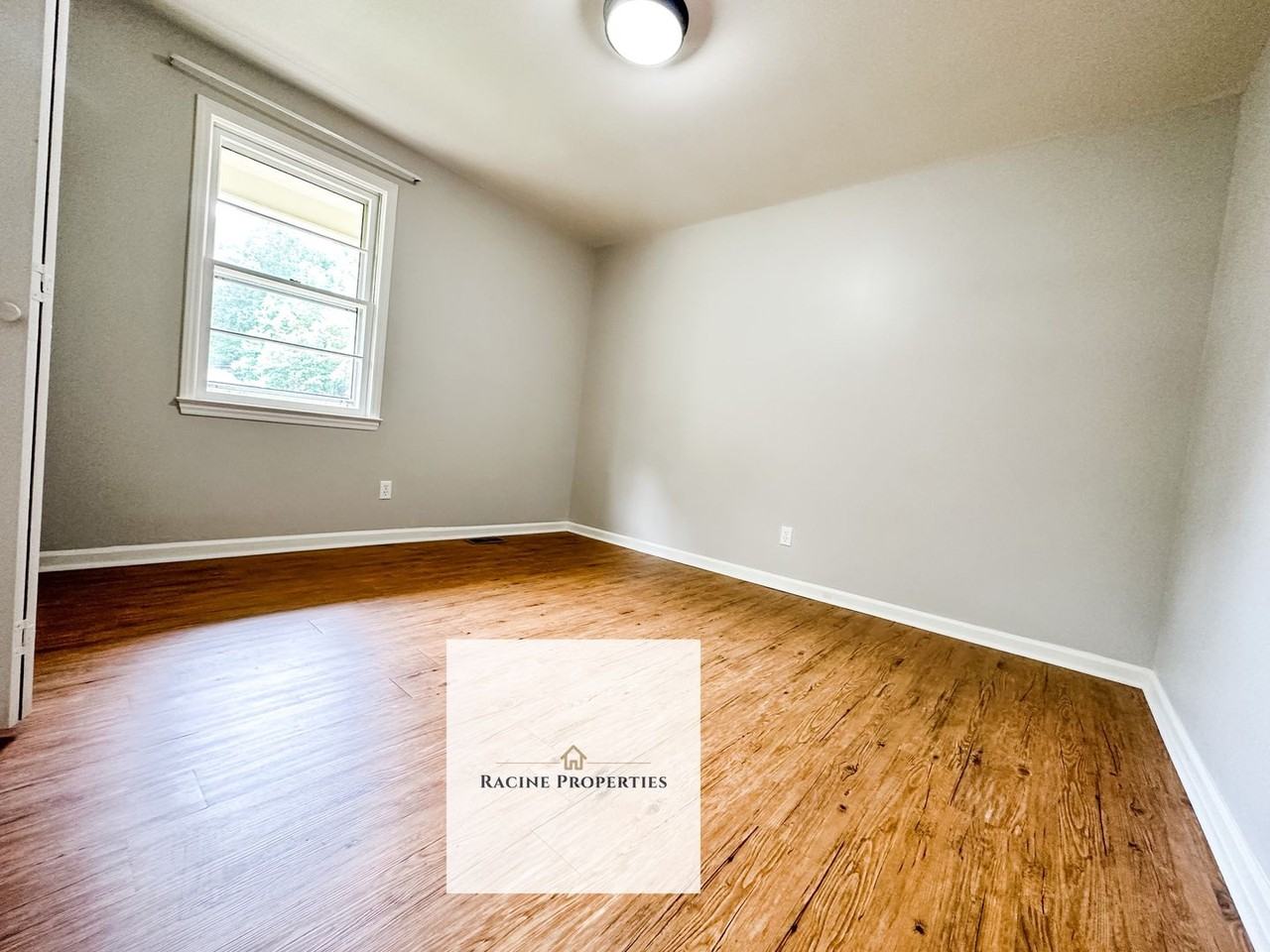 400 Meadow Road - Photo 2 of 10