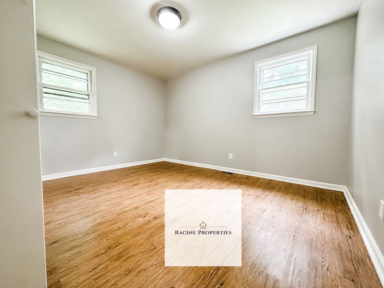 400 Meadow Road - Photo 4 of 10