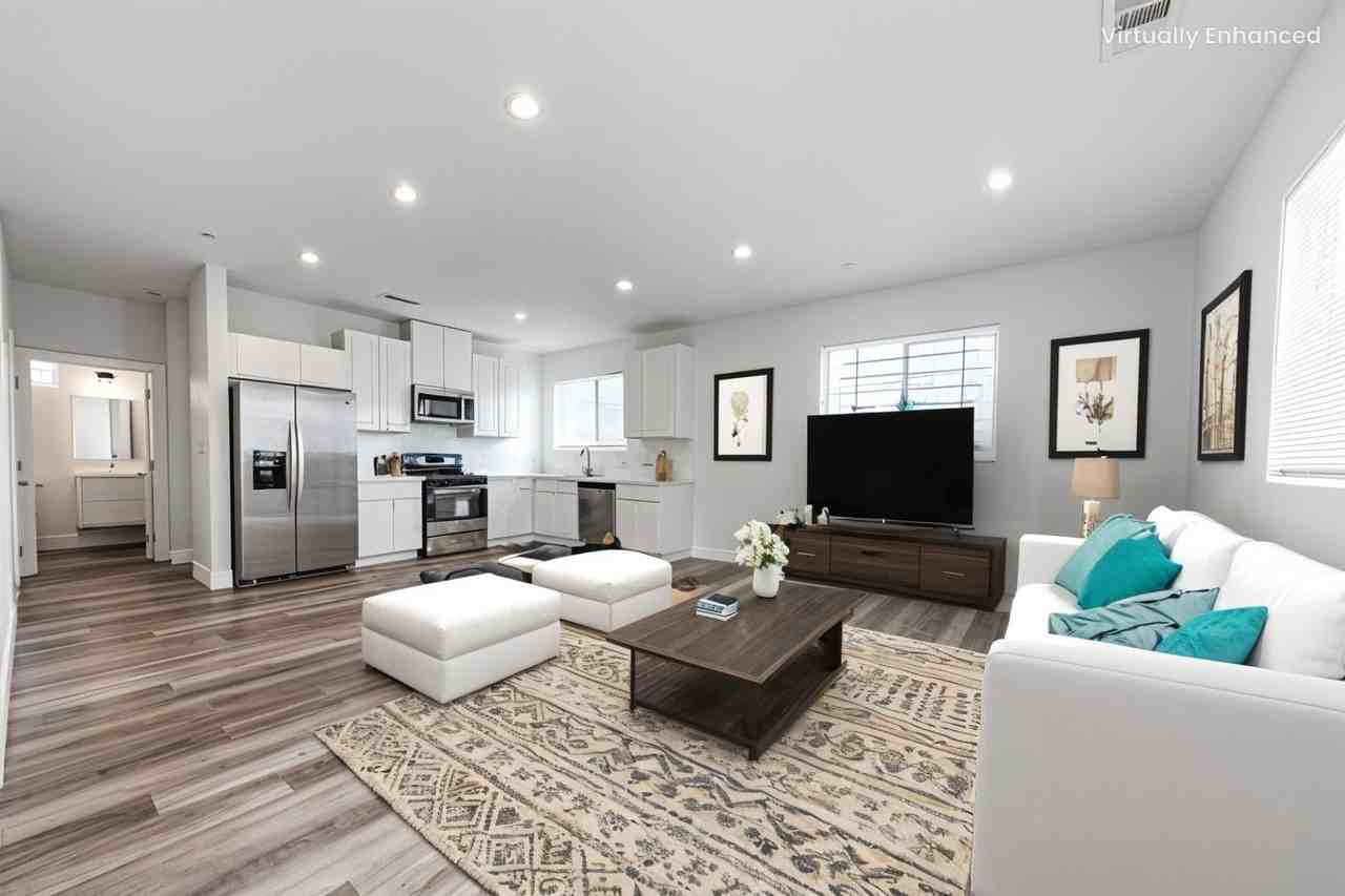 2833 East 6th Street #2833 - Photo 4 of 21