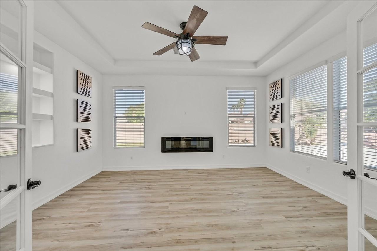 7221 Sandy Plains Avenue - Photo 5 of 50