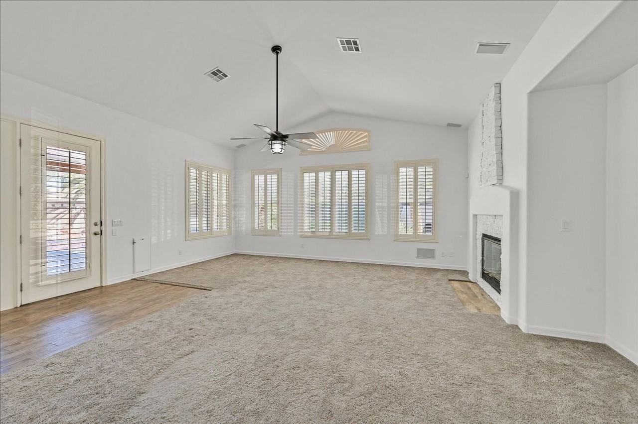 7221 Sandy Plains Avenue - Photo 7 of 50