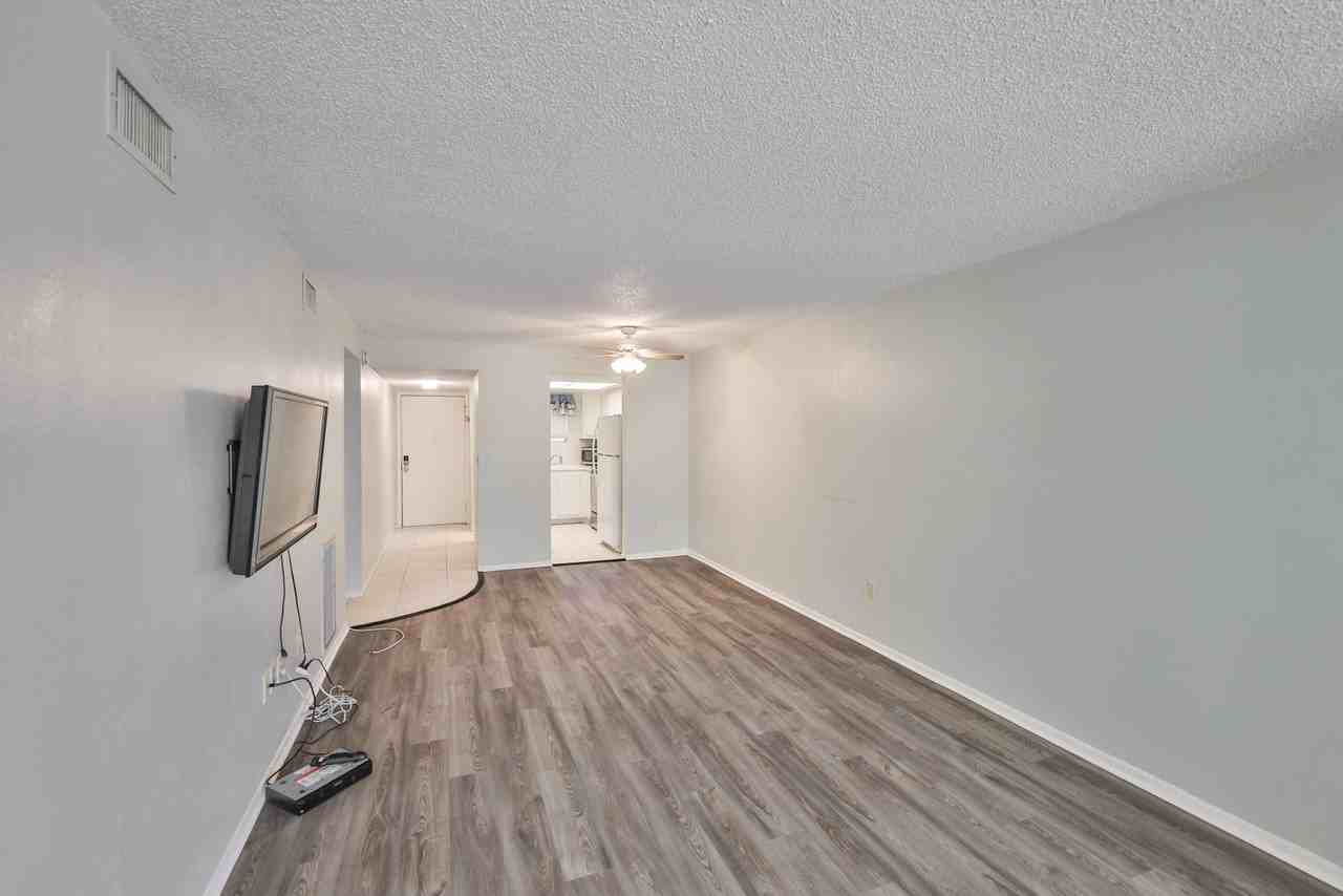 801 83rd Ave N #118 - Photo 6 of 37