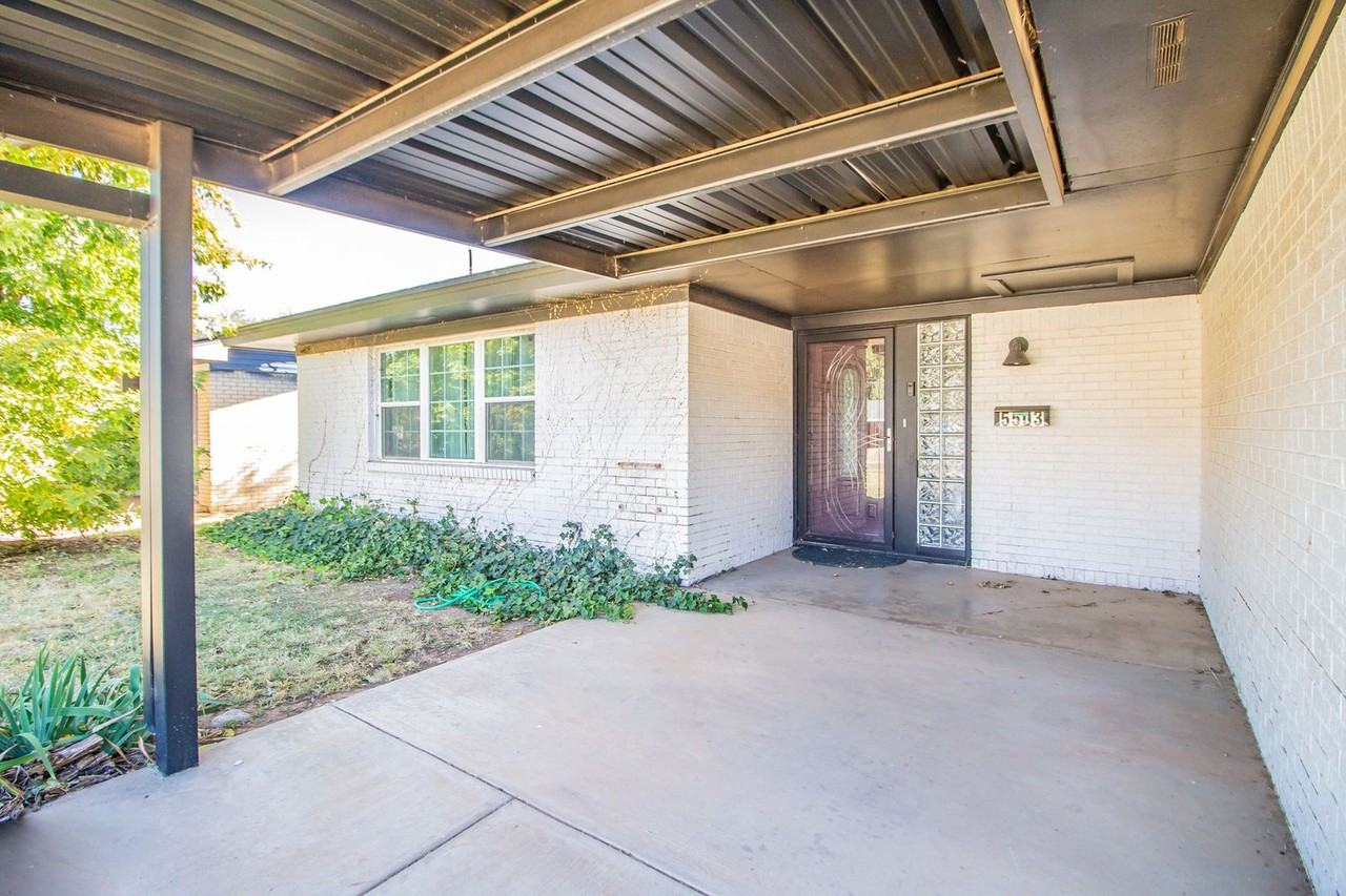 5503 9th St - Photo 3 of 31