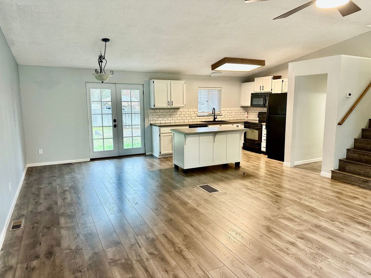 5727 West Pacific Park Drive - Photo 3 of 13