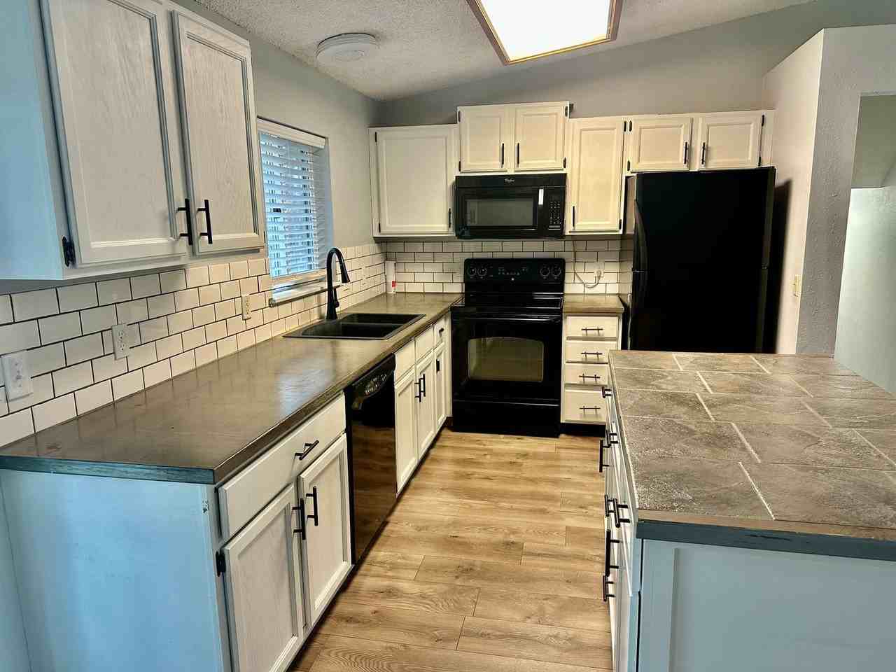 5727 West Pacific Park Drive - Photo 5 of 13