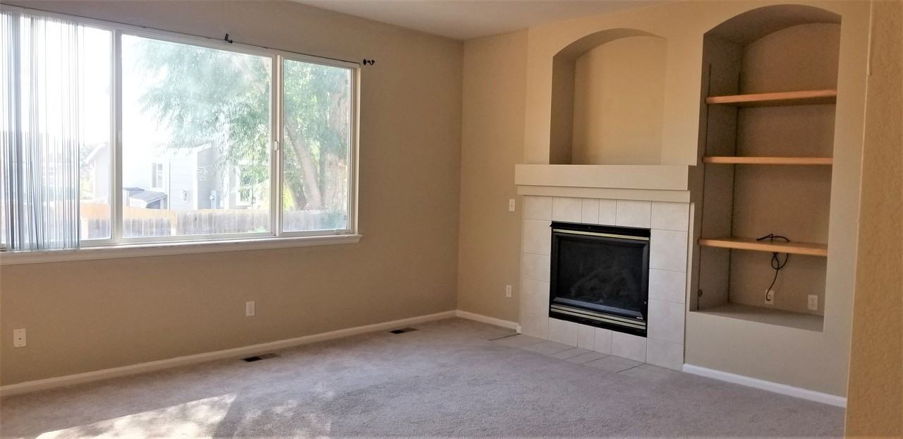 482 Mt Belford St - Photo 5 of 26