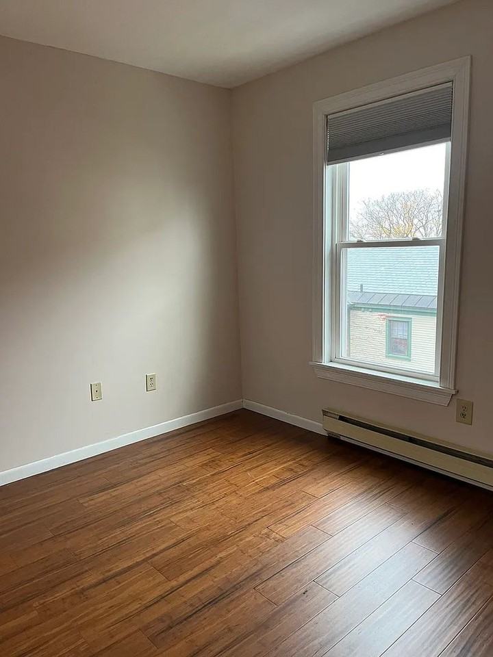 288 Main St - Photo 2 of 21