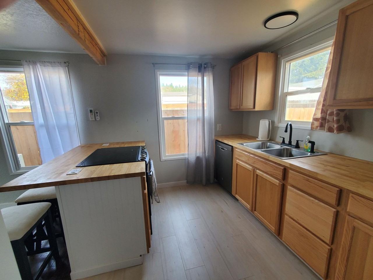 137 Northeast Flagg Street - Photo 5 of 13