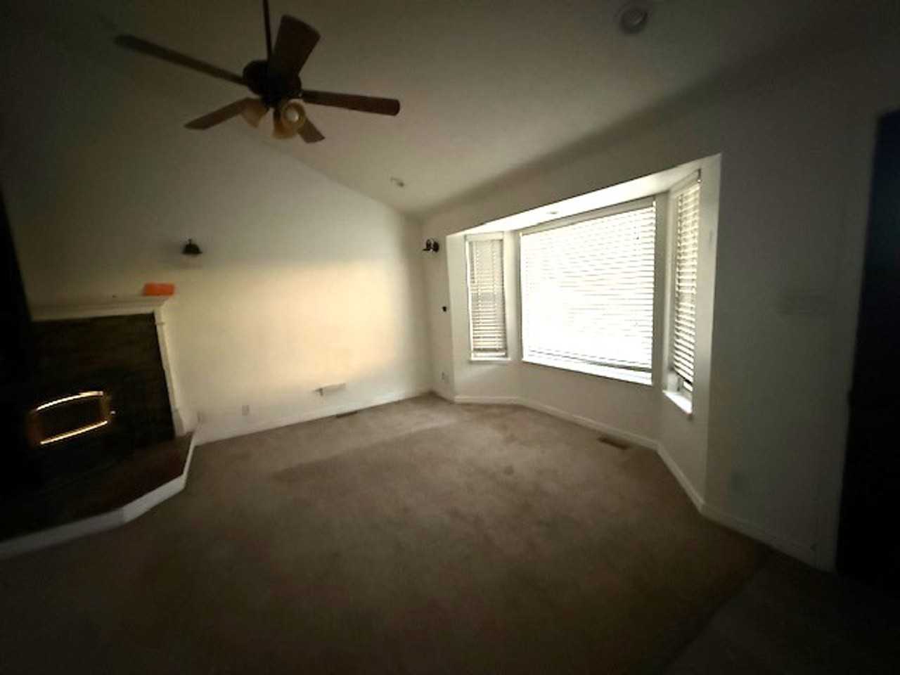 728 Diamondback Dr - Photo 4 of 5