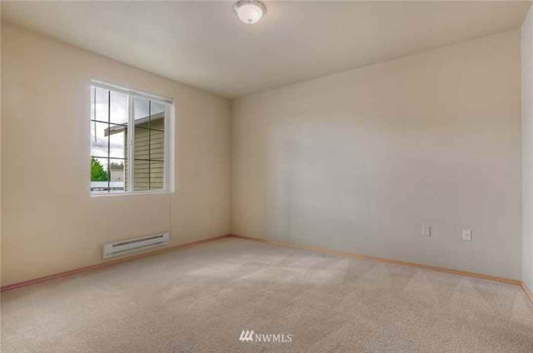 10109 186th St E #249 - Photo 5 of 13