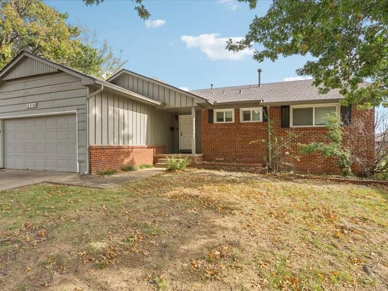 2607 S Maplewood Ave #NA - Photo 2 of 26