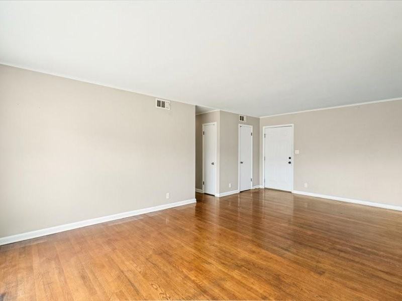 2607 S Maplewood Ave #NA - Photo 5 of 26