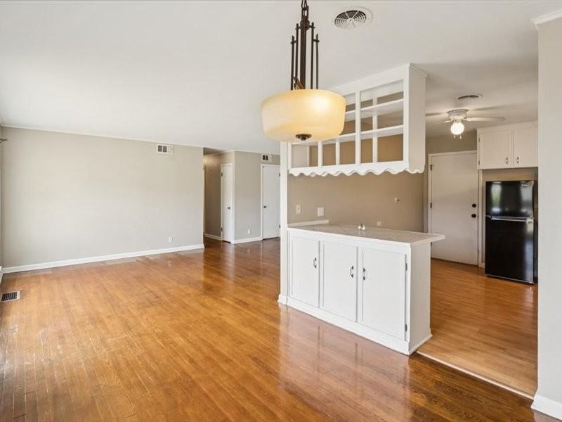 2607 S Maplewood Ave #NA - Photo 7 of 26