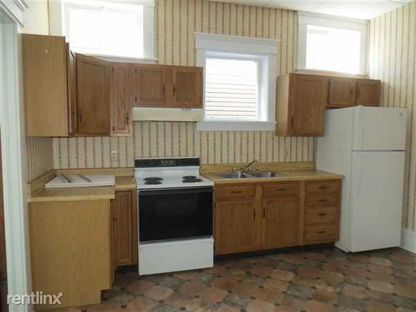 15 1/2 W Main St - Photo 2 of 8