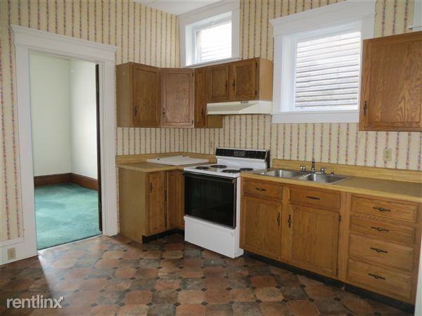 15 1/2 W Main St - Photo 3 of 8