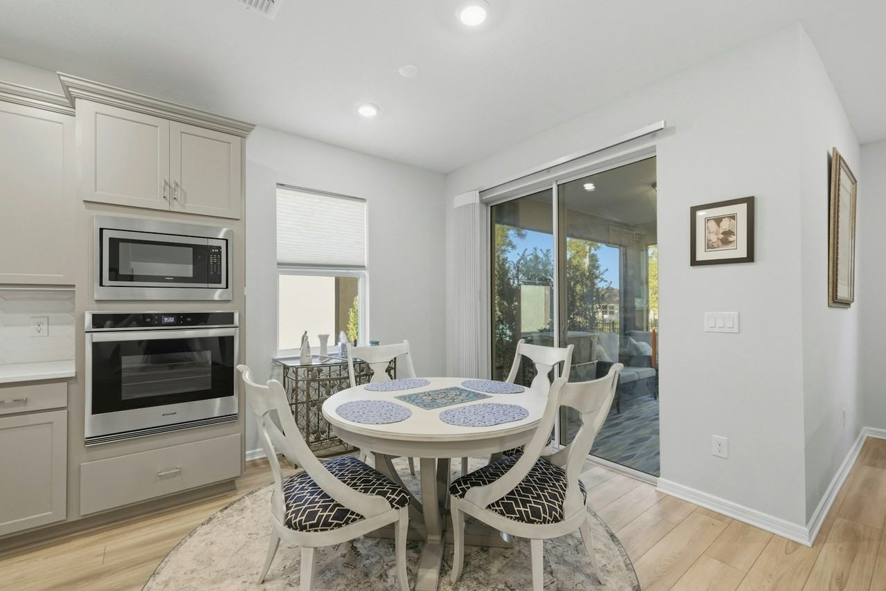 5584 Southwest 85th Avenue Road - Photo 5 of 29