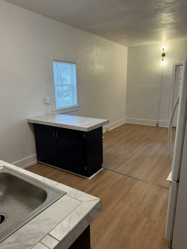 2203 West Mallon Avenue, Unit 1 - Photo 3 of 23