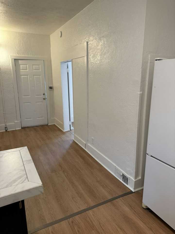 2203 West Mallon Avenue, Unit 1 - Photo 7 of 23