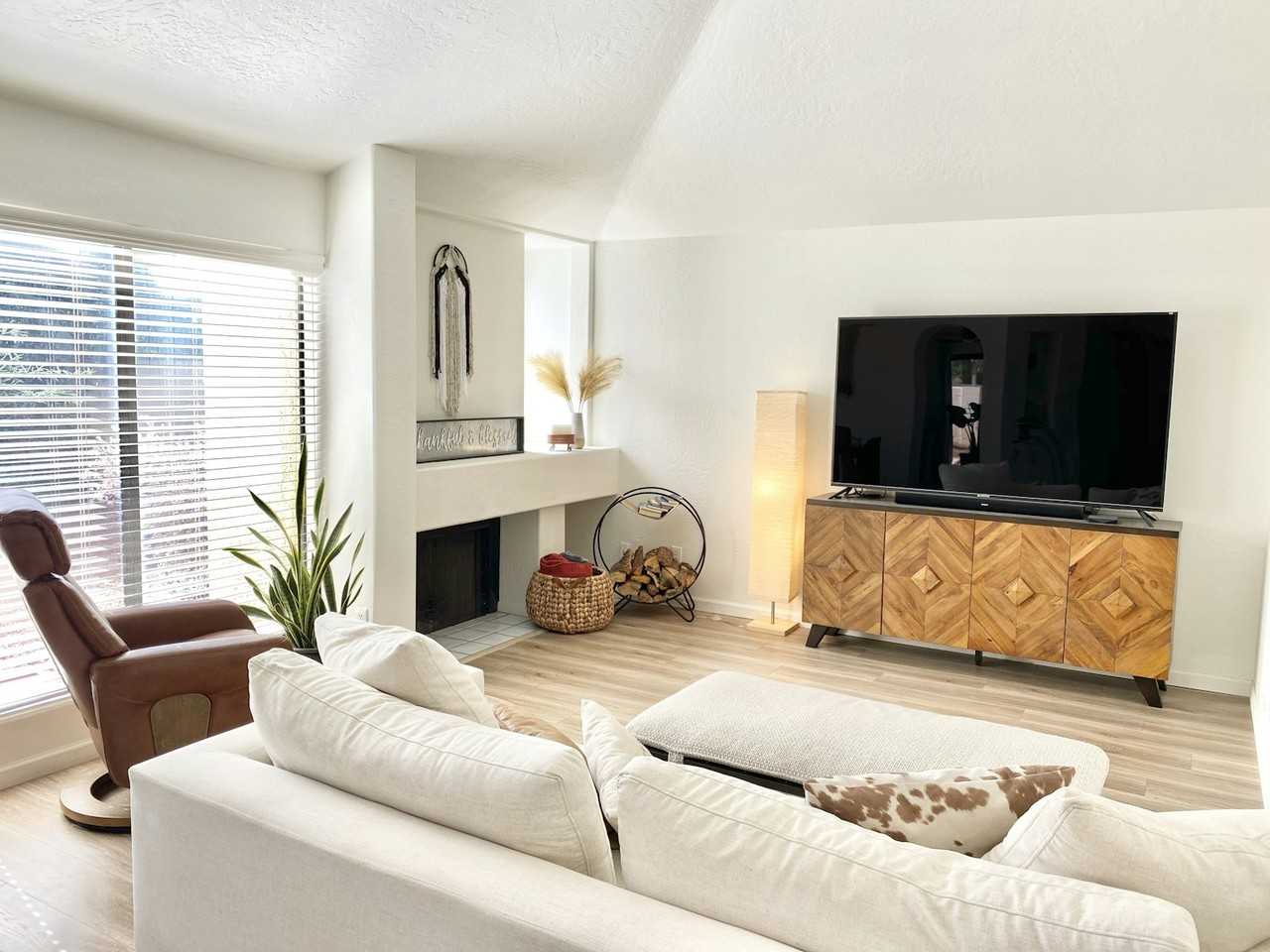 6713 East Kelton Lane - Photo 2 of 37