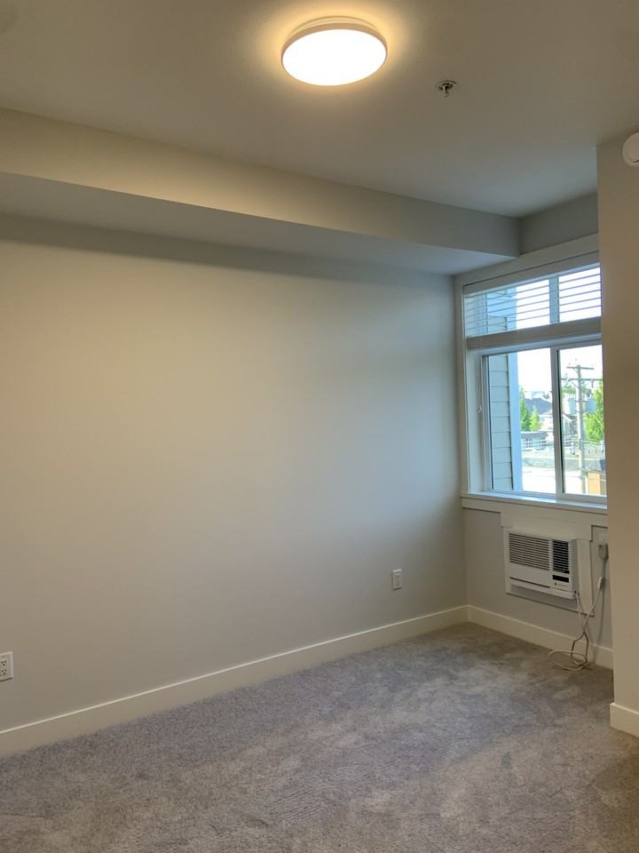 20686 Eastleigh Cres #301 - Photo 4 of 11