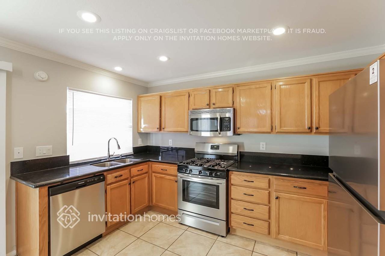 904 Autumn Royal Ln - Photo 7 of 16