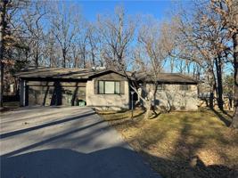 featured image of 718 East Debra Drive