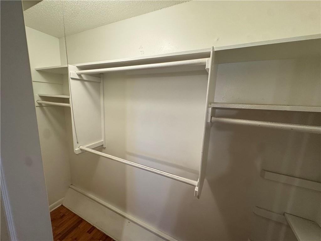 718 E Debra Dr - Photo 5 of 23