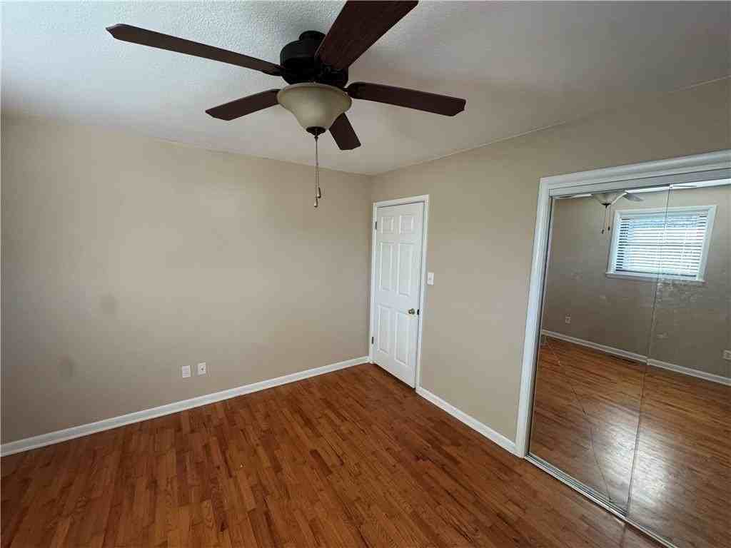 718 E Debra Dr - Photo 7 of 23