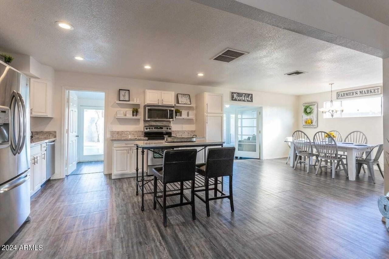 423 North 73rd Place - Photo 7 of 28