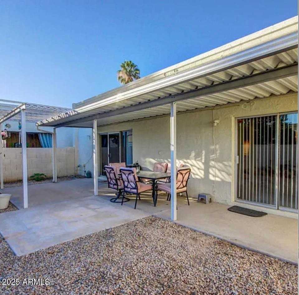 2433 West Eugie Avenue - Photo 4 of 26