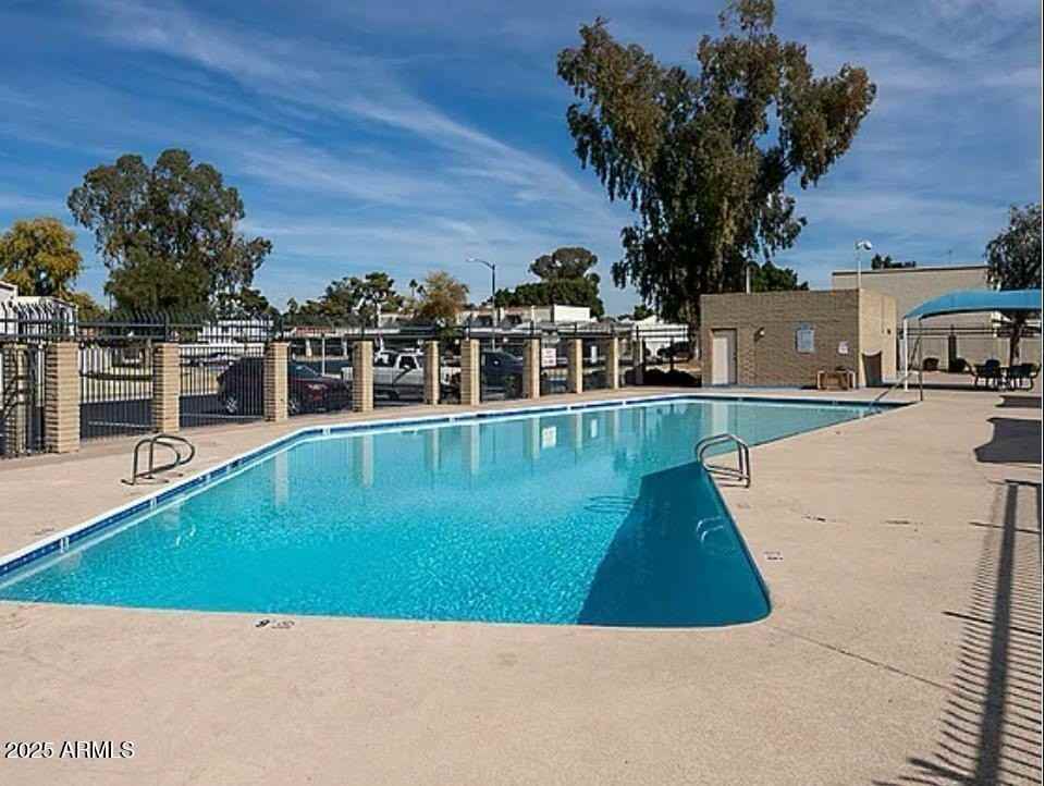 2433 West Eugie Avenue - Photo 5 of 26