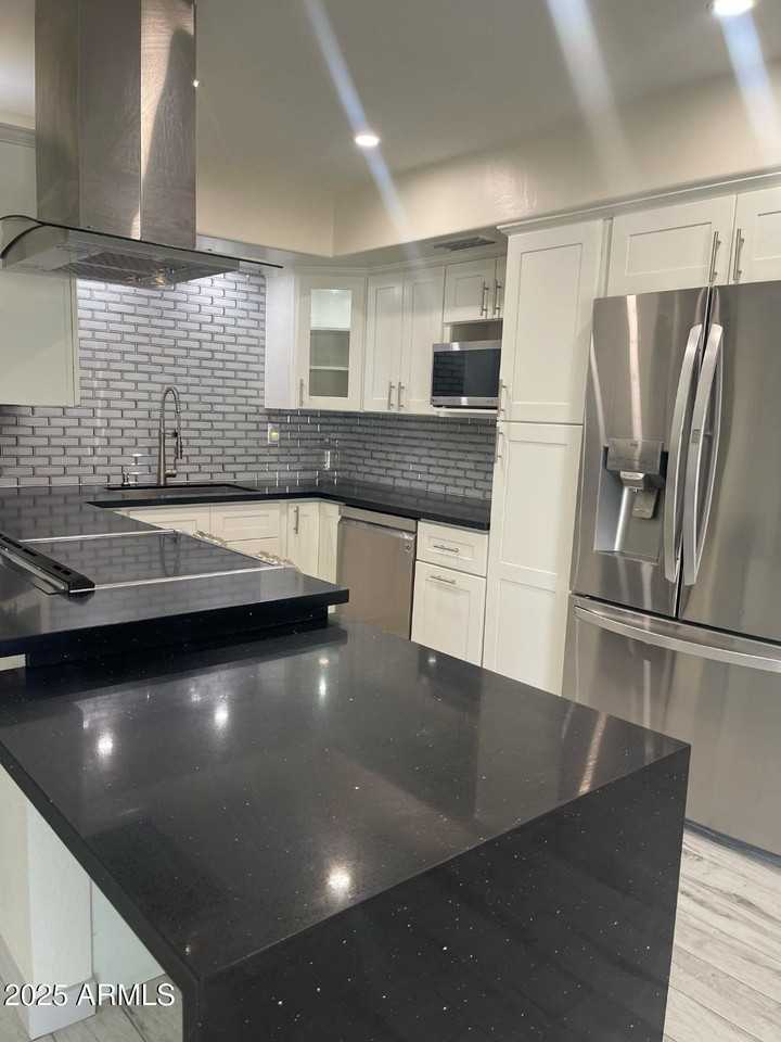 2433 West Eugie Avenue - Photo 6 of 26